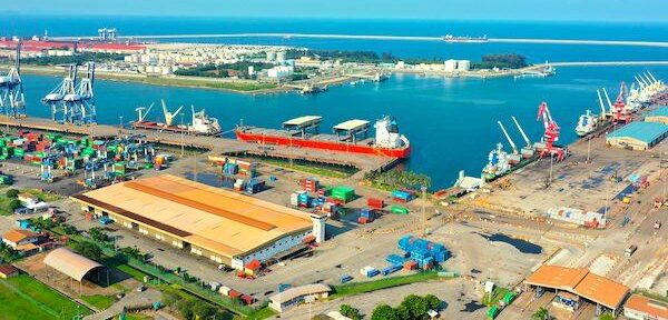 Pelabuhan port Malaysia e: 关丹港口 관탄 항구 クアンタン港 Puerto de Kuantan